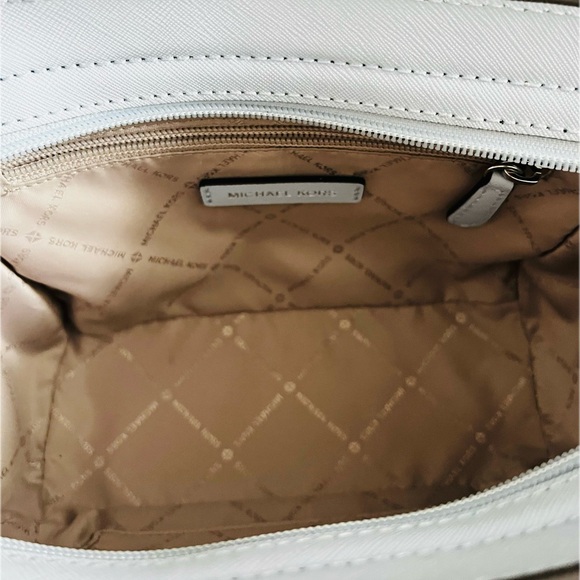 MICHAEL KORS Selma Medium Crossbody Bag - Picture 3 of 6